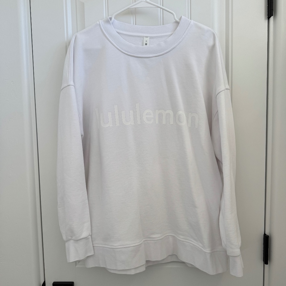 Lululemon / Perfectly Oversized Crew *Graphic / White / Size 10